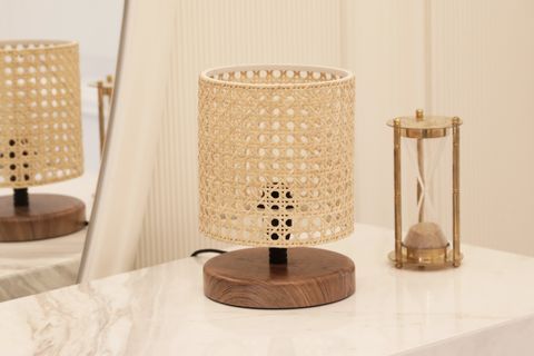 lamp featur